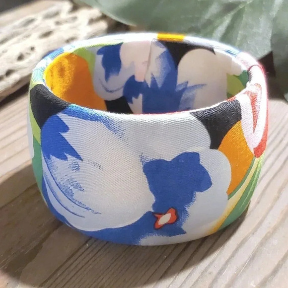 Vintage Y2K Tropical Flowers Cotton Fabric Covered Wide Bangle Bracelet - Picture 7 of 10